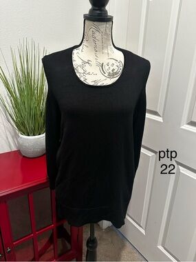 Time and Tru Black Ribbed Crewneck Sweater